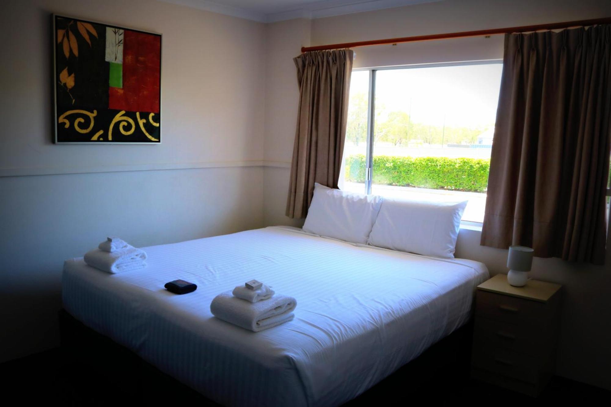 צ'ינצ'ילה The Commercial Hotel Motel מראה חיצוני תמונה