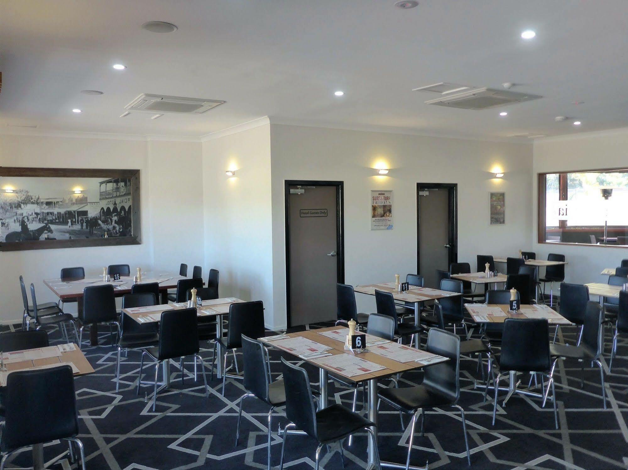 צ'ינצ'ילה The Commercial Hotel Motel מראה חיצוני תמונה